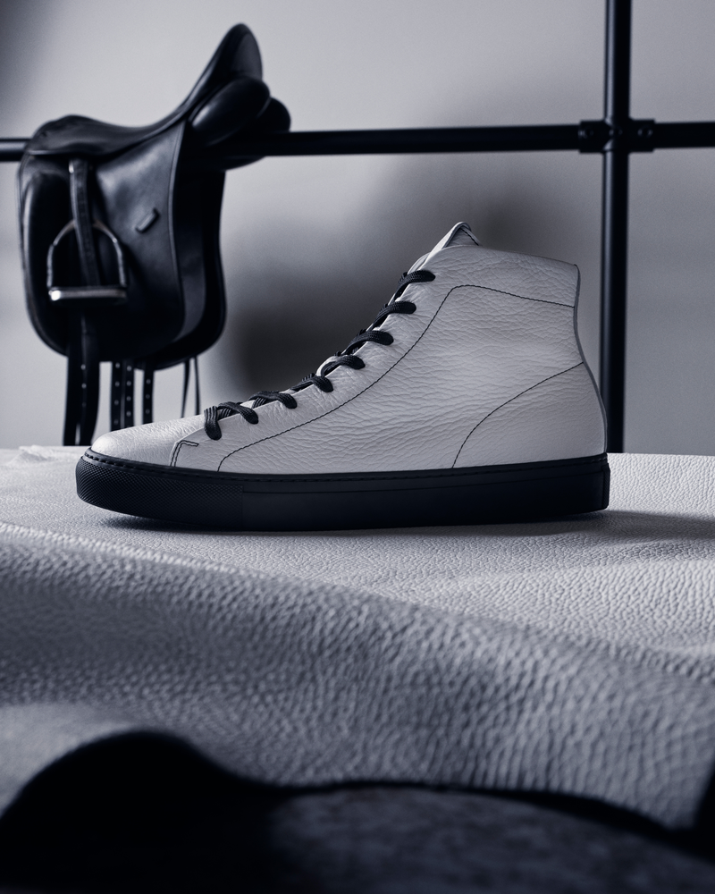 RAY SNEAKER BLACK SOLE - Chalk Deerskin